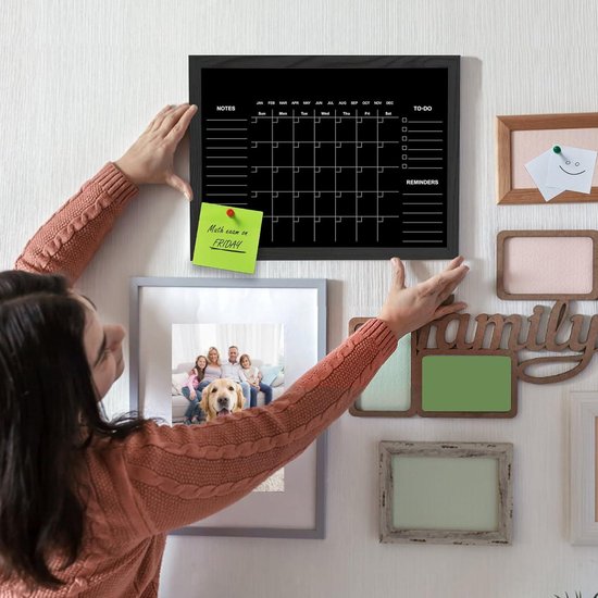 AmPm Calendrier Effaçable à Sec Magnétique Pour Réfrigérateur, 16.73"x12 Pouces Agenda Mensuel Effaçable à Sec Et Liste De Courses Avec 8 Marqueurs Pour Cuisine Réfrigérateur Et Tableau Blanc - Noir