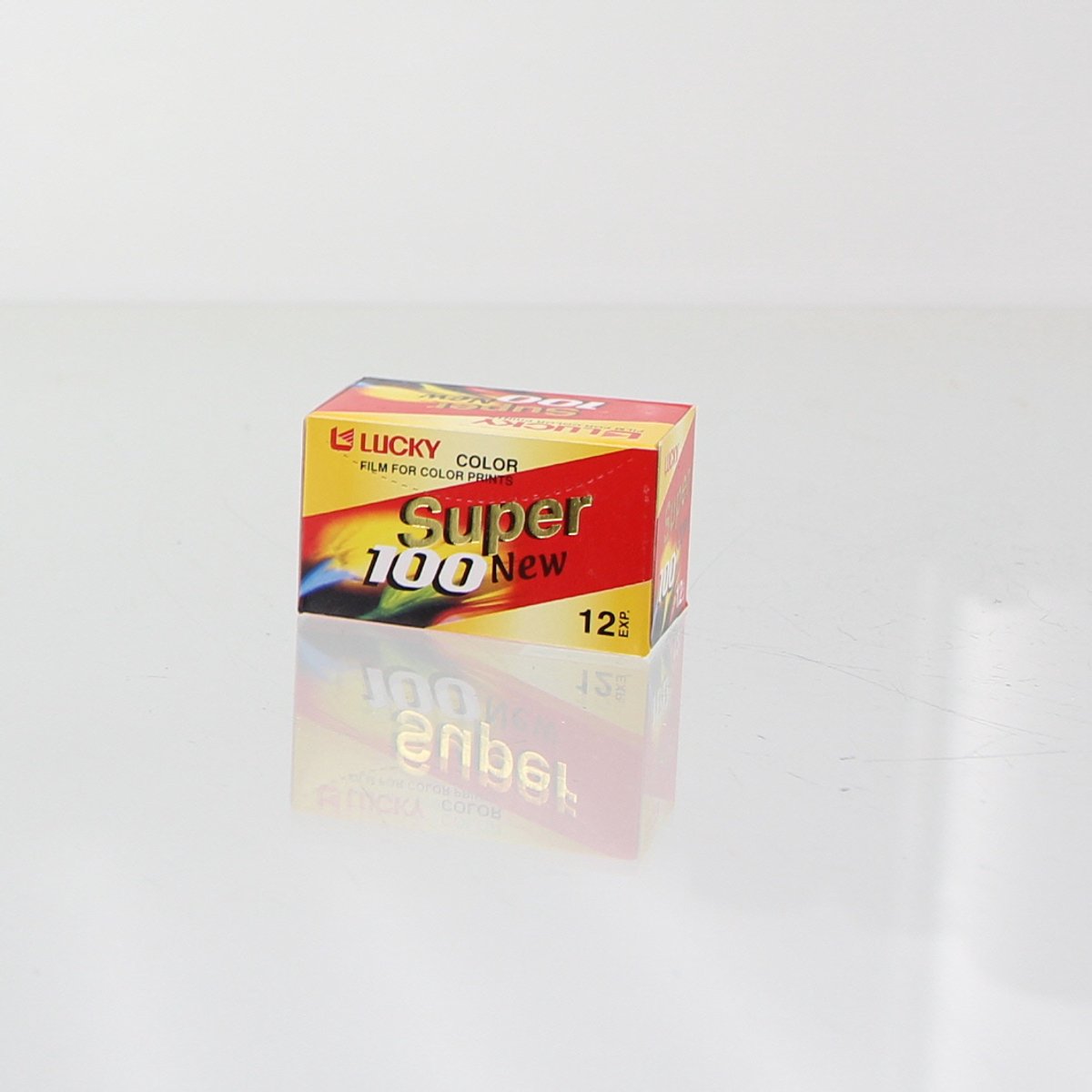 EXPIRED Lucky color super 100 film 135/12 (Exp date 08/2014)