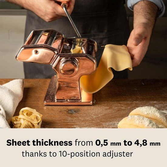 Pasta Machine - Black, Includes Cutter, Hand Crank, and Instructions (Made in Italy, English Language not Guaranteed) van Marcato — afbeelding 5