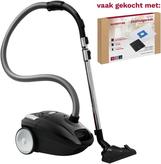 Zwarte stofzuiger met grijze slang en stang. Naast de stofzuiger ligt een doosje 'Stofzuigerzakken'.