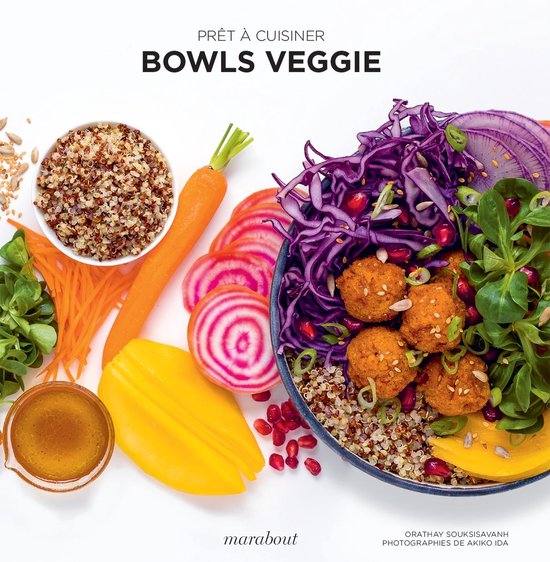 Bowls veggie : quinoa, chou rouge, carotte, betterave, tomates, poivron jaune, graines de sésame et vinaigrette.