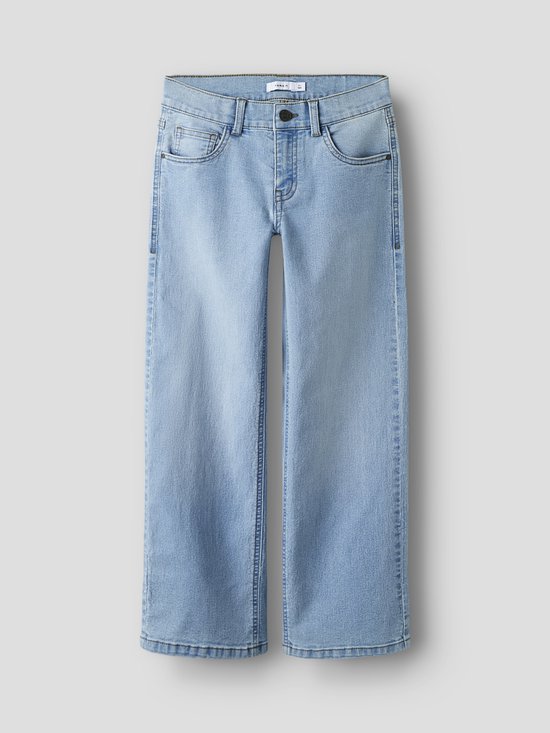 Jean évasé bleu clair à jambes droites.
