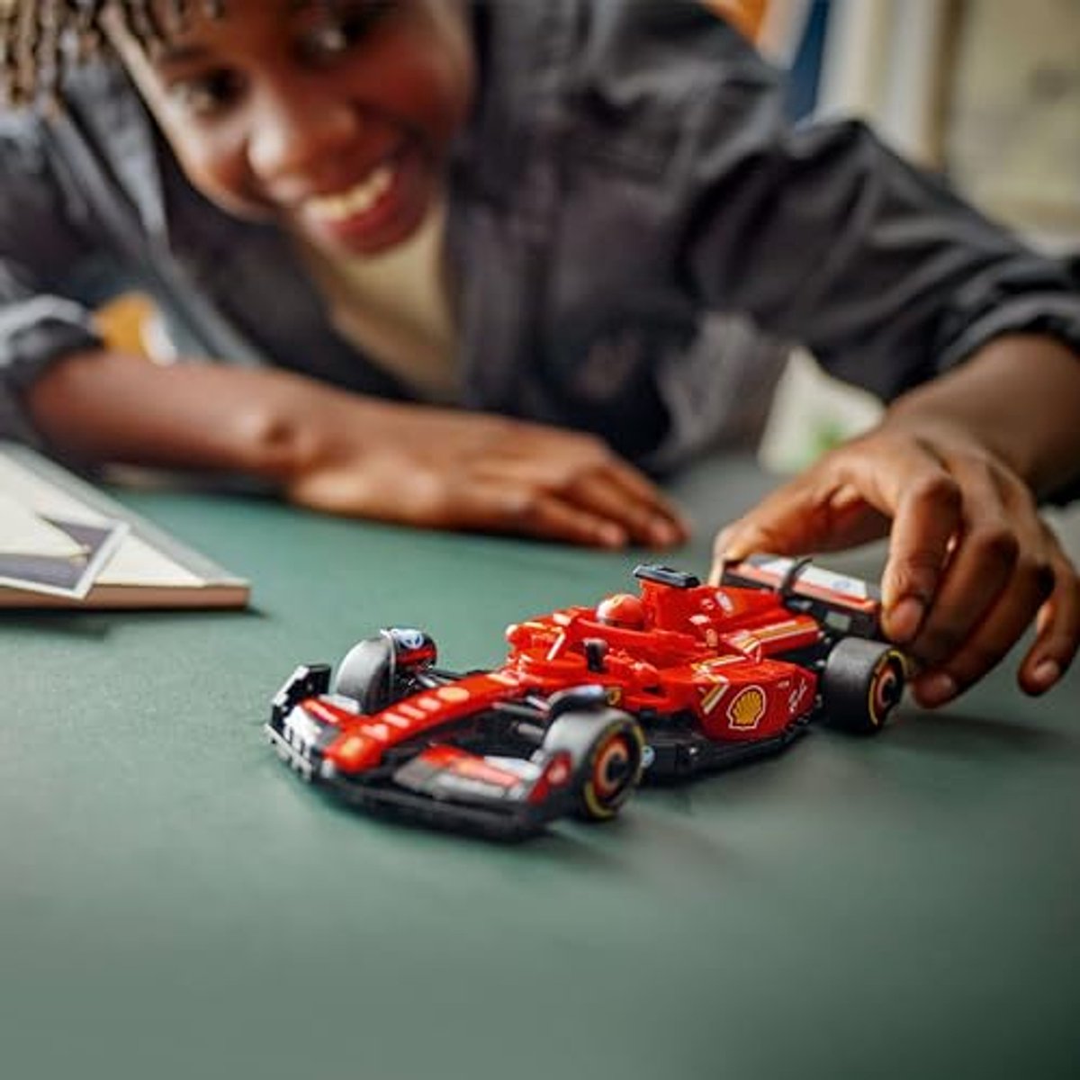 LEGO Speed Champions Ferrari SF-24 F1 Racewagen Set - 77242 — afbeelding 15