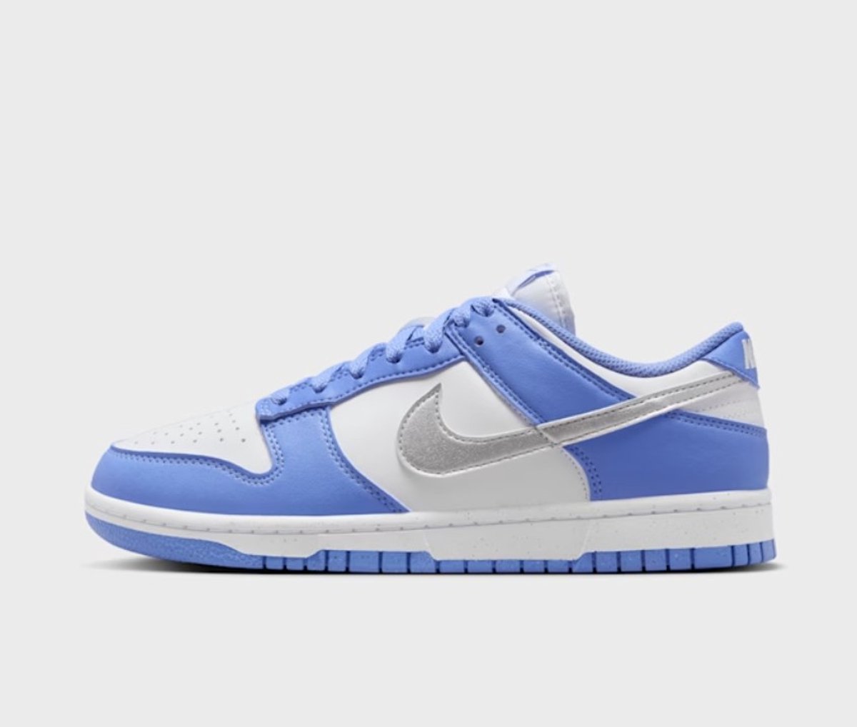 Nike Dunk Low NN Sneakers DD1873 402 Zilver