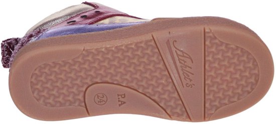 Onderkant van roze sneakers met luipaardprint en paarse details. Met merknaam.