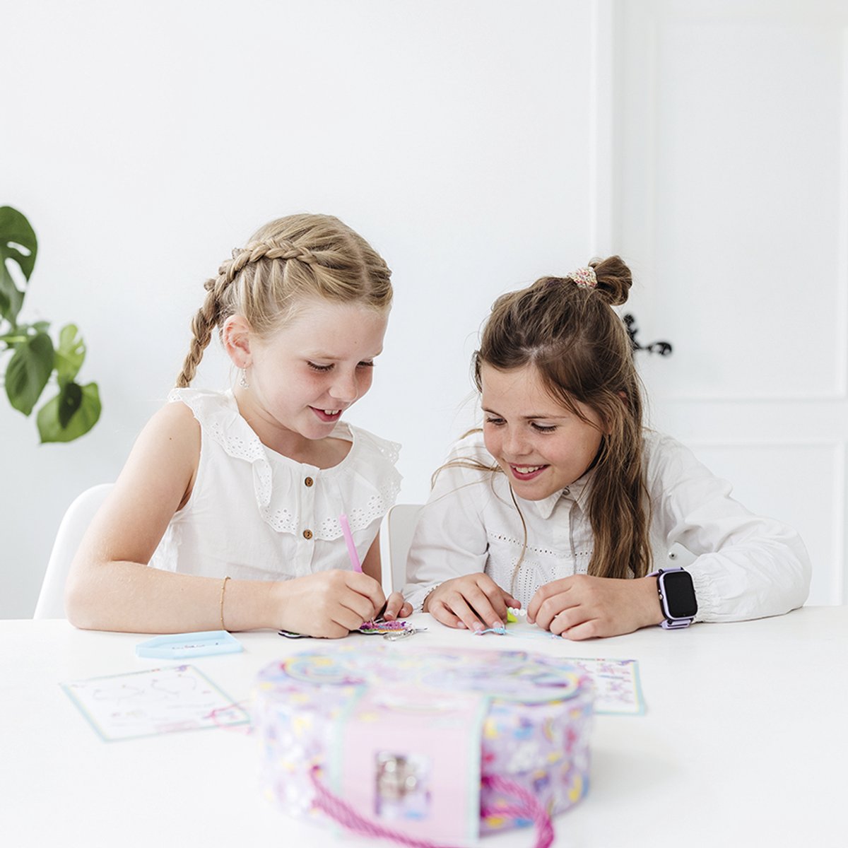 Totum unicorn knutselkoffertje 2 in 1 letter armbandjes maken en diamond paint magneten - 250 delige knutselset speelgoed meisjes vanaf 5 jaar, knutselen cadeau tip — afbeelding 12