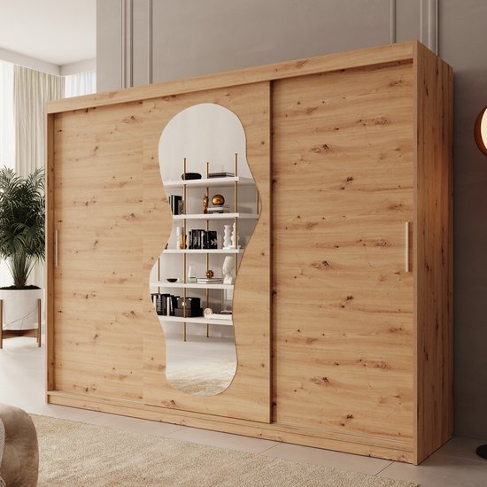 Houten kledingkast met schuifdeuren en een golvende spiegel. Binnenin zijn boeken en decoraties te zien.