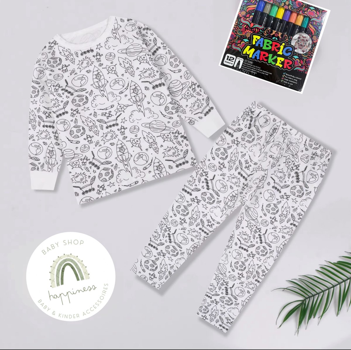 Pyjama Ruimte - om zelf in te kleuren -raket - astronaut - cadeau tip - verjaardag - met 12 stiften - Maat 110/ 116 - 5 jaar