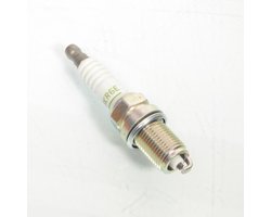 Bougie d'allumage NGK pour Auto BKR6E / 6962 / Par 10 Neuf
