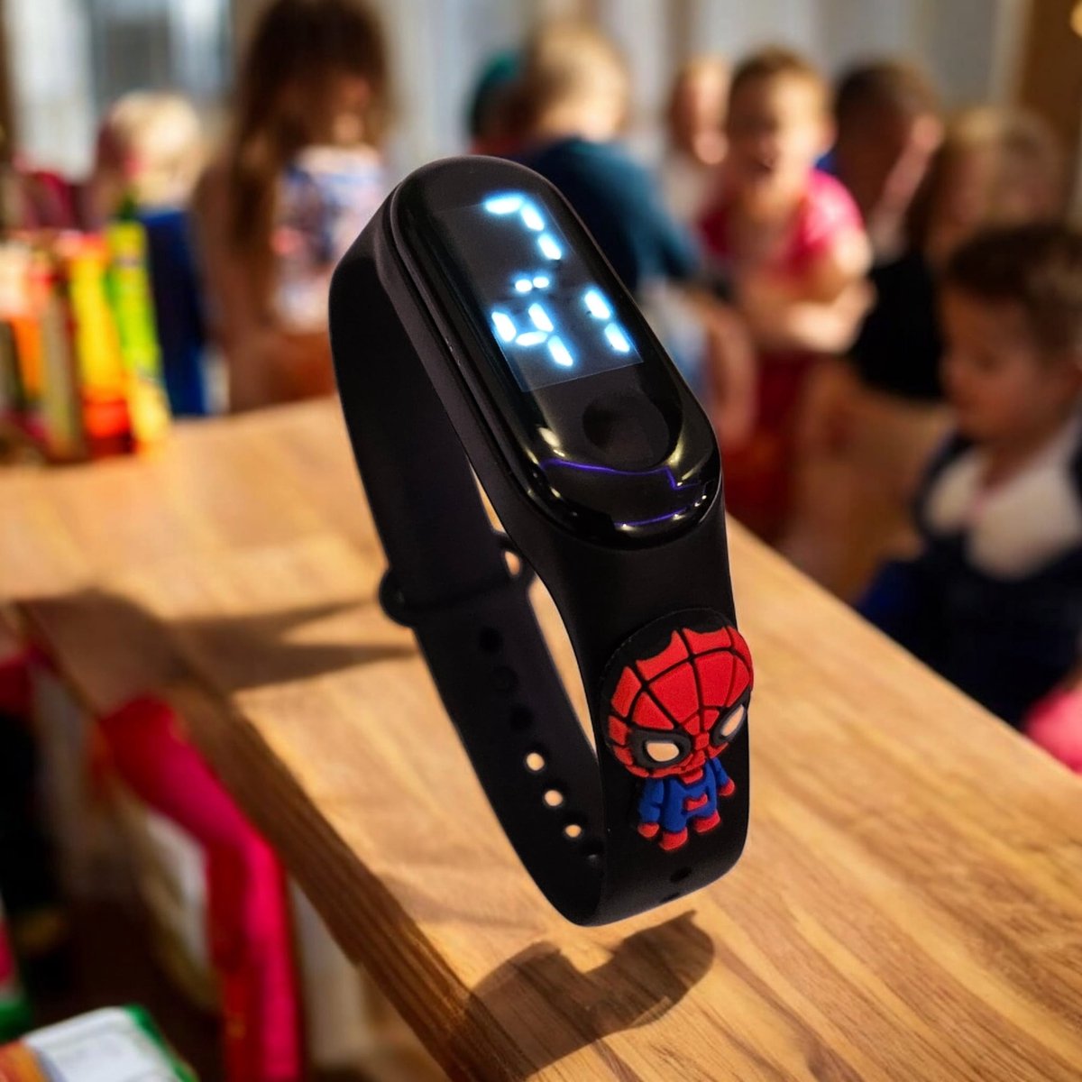 Spider-Man Kinderhorloge - Digitaal - Zwarte Band 3D Spiderman Poppetje