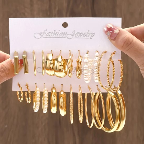Set de 12 paires de Boucles d'oreilles dorées pour femme – Mix de Cerceaux, de motifs torsadés et de perles de Diverse tailles