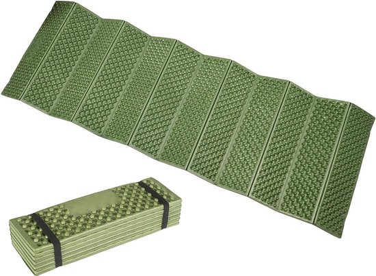 Groene, opvouwbare slaapmat met noppen, deels uitgevouwen en opgevouwen.