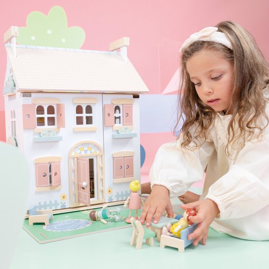 Kit Maison De Poupée Bois 36 Meubles + 4 Poupées – Jeu D'Éveil Complet Pour Enfants 3 Ans+