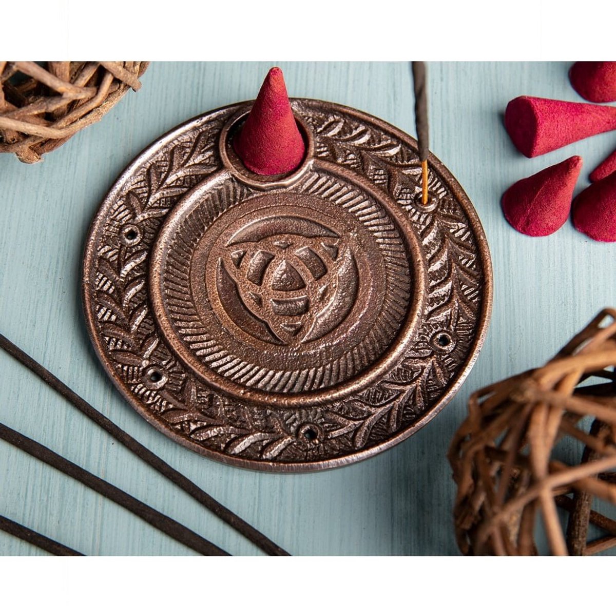 Wierookhouder Triquetra