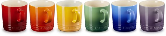 Zes mokken in regenboogkleuren: rood, oranje, geel, groen, blauw, paars. Met logo.
