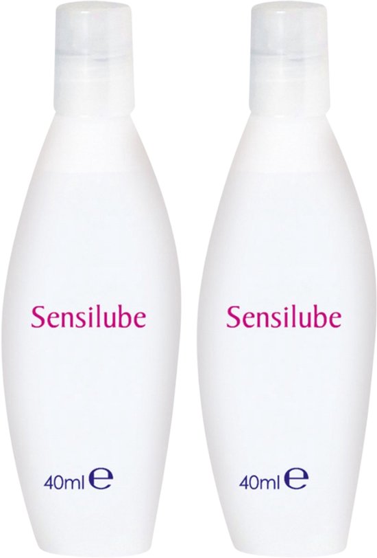 Twee witte flacons KY Sensilube met elk 40 ml inhoud.