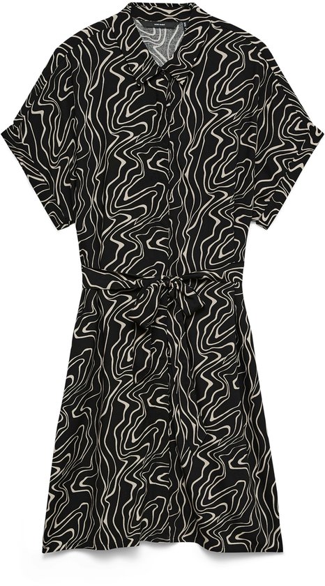 Robe noire à manches courtes avec un imprimé ondulé marron et blanc. Avec ceinture à la taille.