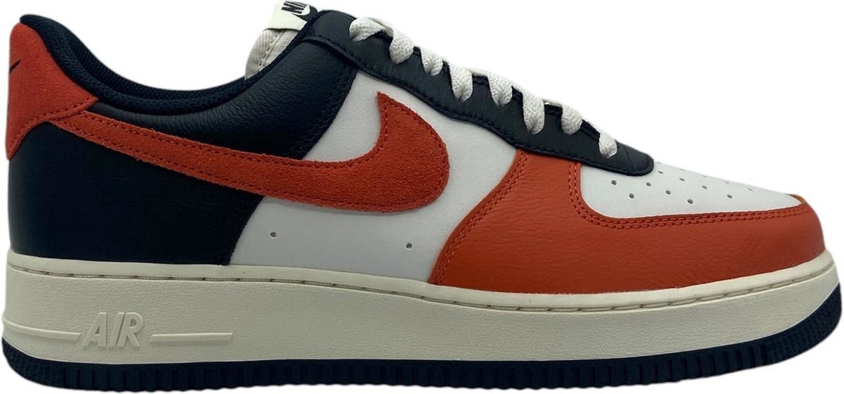 Nike Air FORCE 1 ’07 LVB Sneakers Unisex Oranje