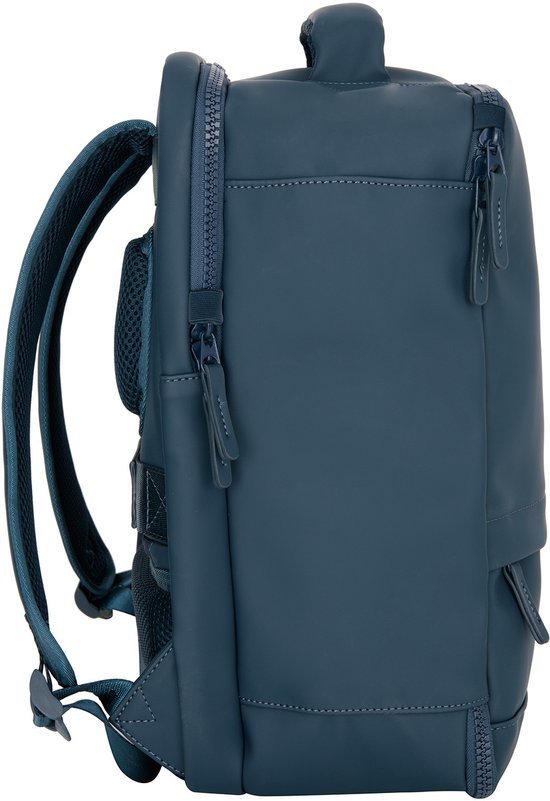 Zijaanzicht van een marineblauwe rugzak met ritssluitingen en mesh details.