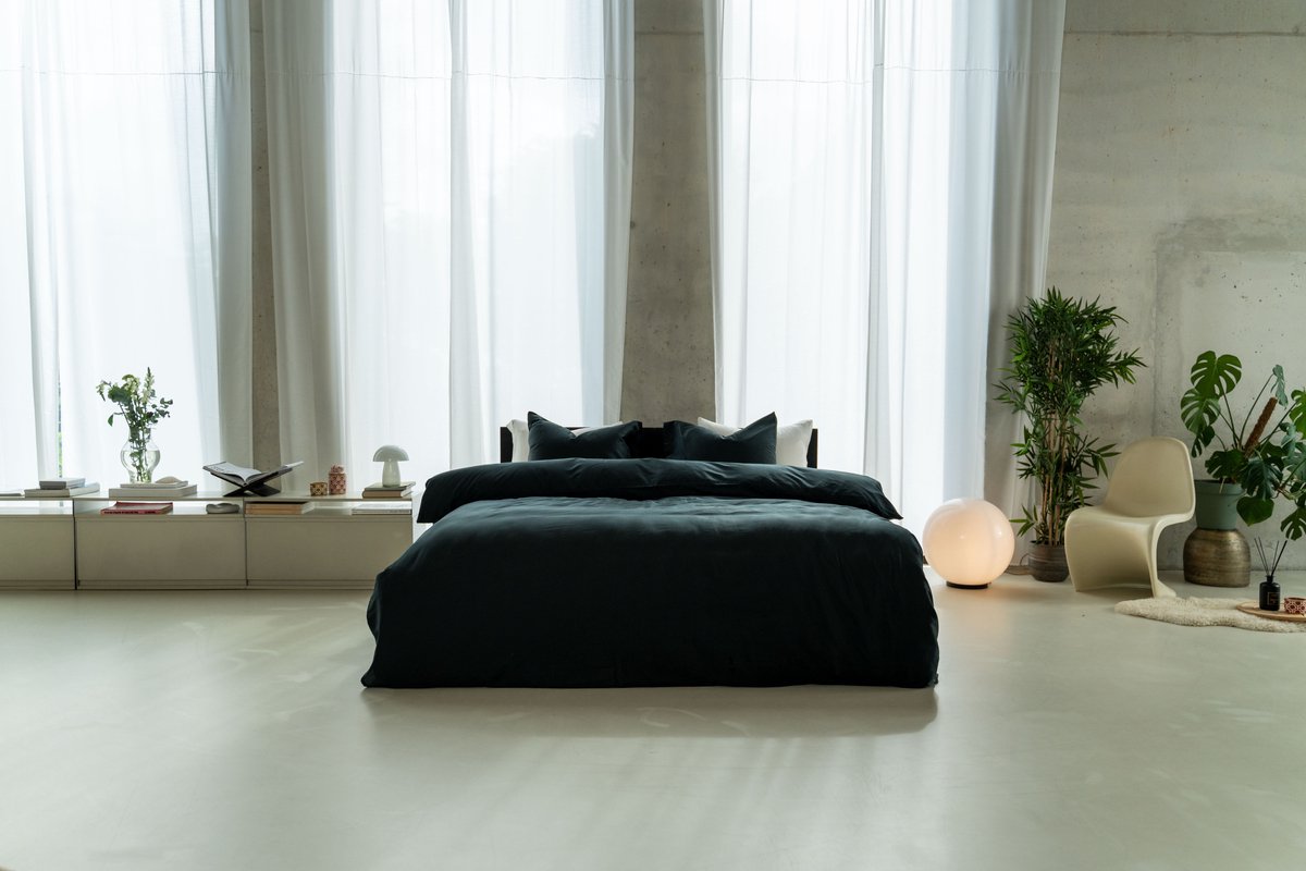 Kayori Saya Dekbedovertrek Katoensatijn - 260x200-220 + 2 slopen - Lits-jumeaux - Biologisch Katoen - Zwart