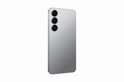 Zilverkleurige Samsung smartphone met drie camera's op de achterkant.