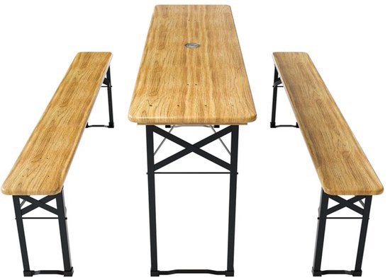 Houten biertafel met twee houten banken, staande op zwarte metalen onderstellen.