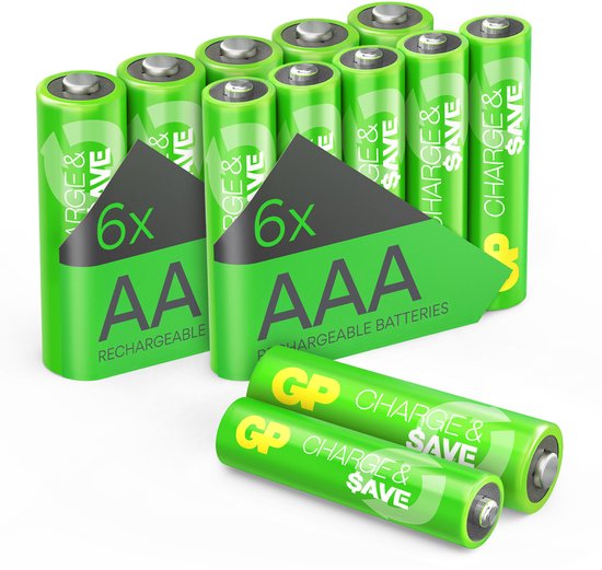 Set van 6 GP AA en 6 AAA oplaadbare batterijen. De batterijen zijn groen met tekst "CHARGE & SAVE" en "6x".
