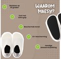 Witte antislip waterschoenen met zwarte zool. Kenmerken: wasbaar op 30 graden, extra grip, beschermde tenen, UV-bescherming, opbergzak.