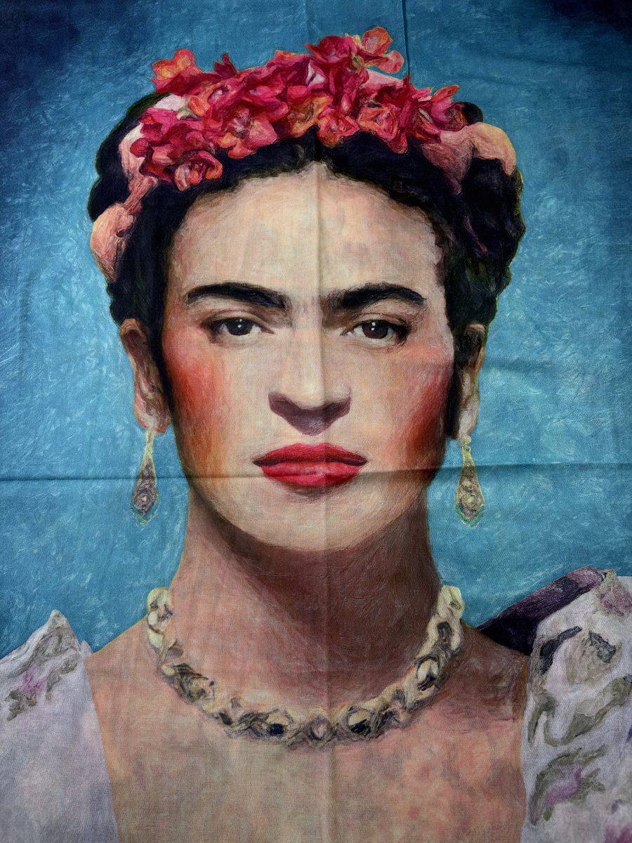 Sjaal schilderij met Frida Kahlo van dikker materiaal met 2 kanten print