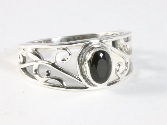 Bague fine en argent ajouré avec onyx - taille 16