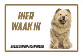 Waakbord/ bord | "Hier waak ik" | 30 x 20 cm | Chow Chow | Chowchow | Dikte: 1 mm | Gevaarlijke hond | Waakhond | Hond | Betreden op eigen risico | Polystyreen | Rechthoek | Witte achtergrond | 1 stuk