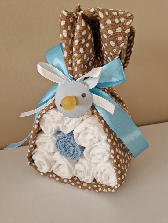 Foto: Luiertaart luierdriehoekje small jongen babyshower kraamcadeau