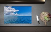 Inductieplaat Beschermer - Blauwe Oceaan met Bewolkte en Open lucht - 80x52 cm - 2 mm Dik - Inductie Beschermer - Bescherming Inductiekookplaat - Kookplaat Beschermer van Wit Vinyl