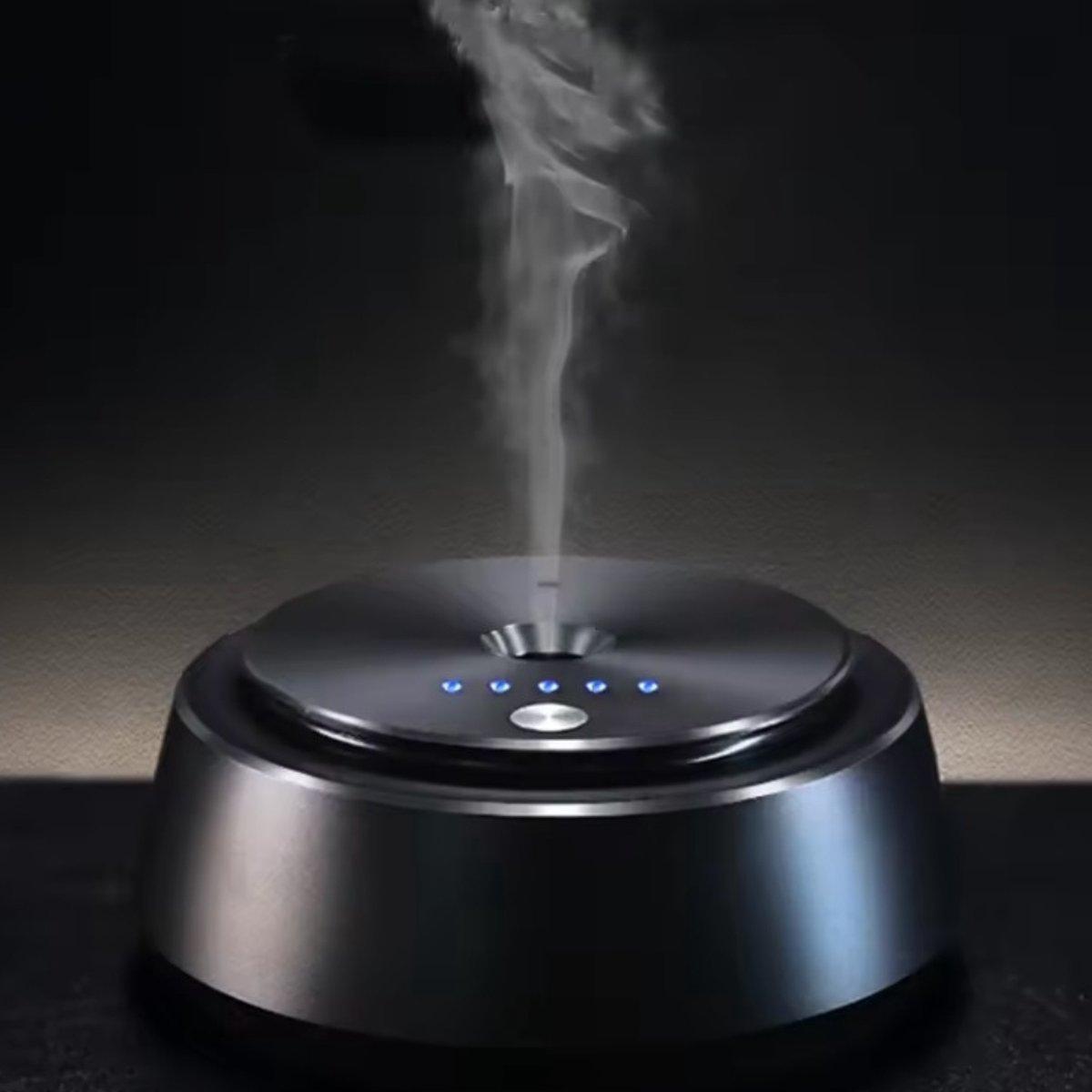 Car aroma diffuser - Chanel Scent - Bekerhouder geschikt - Ontworpen voor in de auto - Elektronische car parfum - Heerlijke aroma geur - Stabiel en veilig - Makkelijk in gebruik - Oplaadbaar - USB-C - Zwart