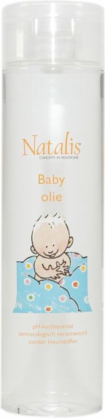 Fles babyolie van Natalis met een afbeelding van een slapende baby in een blauw deken met oranje stipjes. pH-huidneutraal, dermatologisch verantwoord, zonder kleurstoffen.