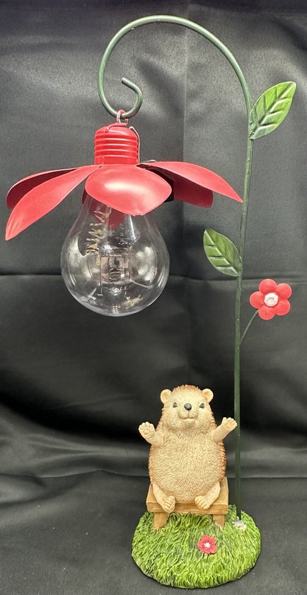 Polyresin (tuin)dier met lantaarn en solar bloem - egel op bankje - metalen bloem + kunststof bulb - Hoogte 36 x 23 x 9 cm - Tuinaccessoires - Tuindecoratie