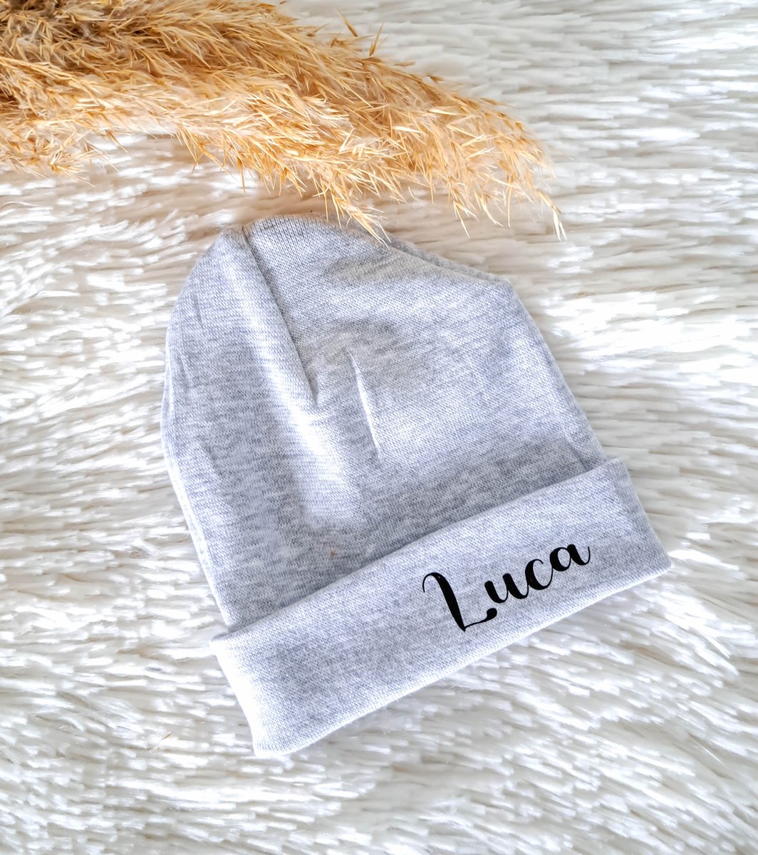 Goedkoopste Babymutsje met naam | Grijs | van LTM baby | Newborn | Baby | Gepersonaliseerd | Zwanger | Kraamcadeau