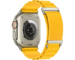 Alpine Loop Bracelet Sport en nylon jaune – Compatible avec Apple Watch 38 mm, 40 mm, 41 mm – pour homme et femme, réglable avec fermoir à crochet en C en métal pour iWatch Series SE/9/8/7/6/5/4/3/2/1