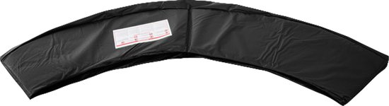 Zwarte trampoline rand, gebogen, met segmenten en een wit label.