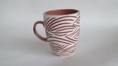 Koffie/theekopje - mok - beker - 230ml - wit en rood - moderne mok met patroon - ander design - thee/koffiekopje servies - aardewerk - keramiek - handgemaakt - handgeschilderd - vaderdagcadeau - verjaardagscadeau