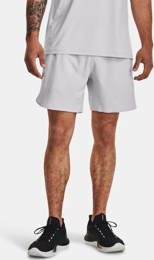 UA Peak Woven Shorts-GRY Size : SM