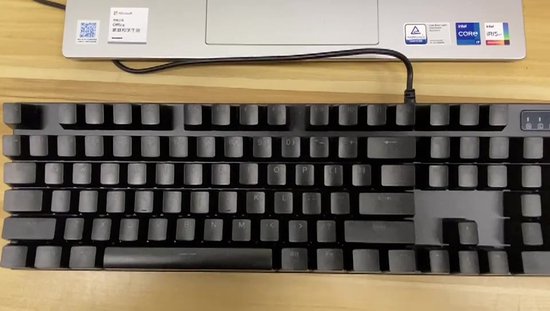 AK33 USB Bedraad Mechanisch Gamingtoetsenbord met White LED Backlit, Compact 82 Toetsen 80% Mechanisch Blue Switch Keyboard ABS Keycap QWERTY Ergonomic voor PC Laptop Mac-Zwart