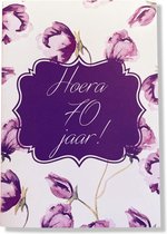 Hoera 70 Jaar! Luxe verjaardagskaart - 12x17cm - Gevouwen Wenskaart inclusief envelop - Leeftijdkaart