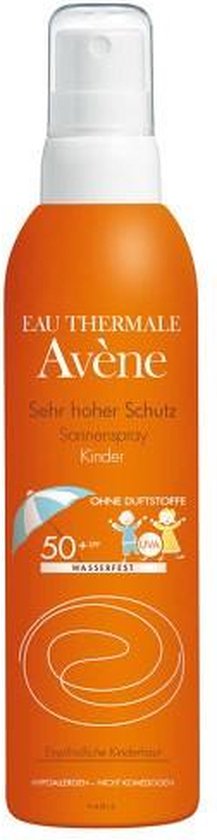 Oranje flacon zonnebrandspray "Sehr hoher Schutz " SPF 50+ voor kinderen, met een afbeelding van een strandparasol en spelende kinderen.