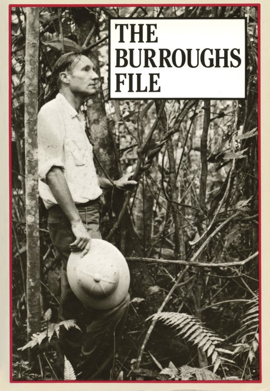Man in wit hemd en broek, met pithoofd in de hand, in de jungle. Titel: THE BURROUGHS FILE.
