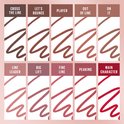 Tien kleurstaaltjes van lip liners, van donkerbruin tot rood.