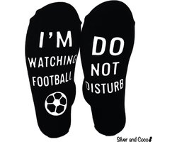 SilverAndCoco - Watching Football Sokken / Gekke Vrolijke Foute Vaderdag Kleding / Leuke Grappige Dikke Warme Heren Socks / Verjaardag Sok Outfit Katoen / Mannen Sinterklaas Schoen Kerst Cadeau met Tekst - Ik kijk voetbal