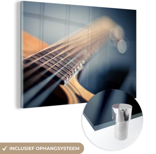 MuchoWow® Glasschilderij 120x80 cm - Schilderij acrylglas - Close up van de snaren van een Akoestische gitaar - Foto op glas - Schilderijen