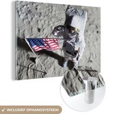 MuchoWow® Glasschilderij 60x40 cm - Schilderij acrylglas - Astonaut - Amerika - Vlag - Foto op glas - Schilderijen