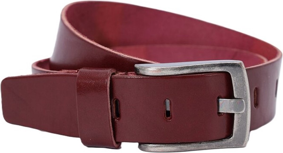4CM BREDE STOERE BORDEAXRODE RIEM. ECHT LEER AFGEWERKT MET EEN ZWARTE VIERKANTE GESP. MAAT 105